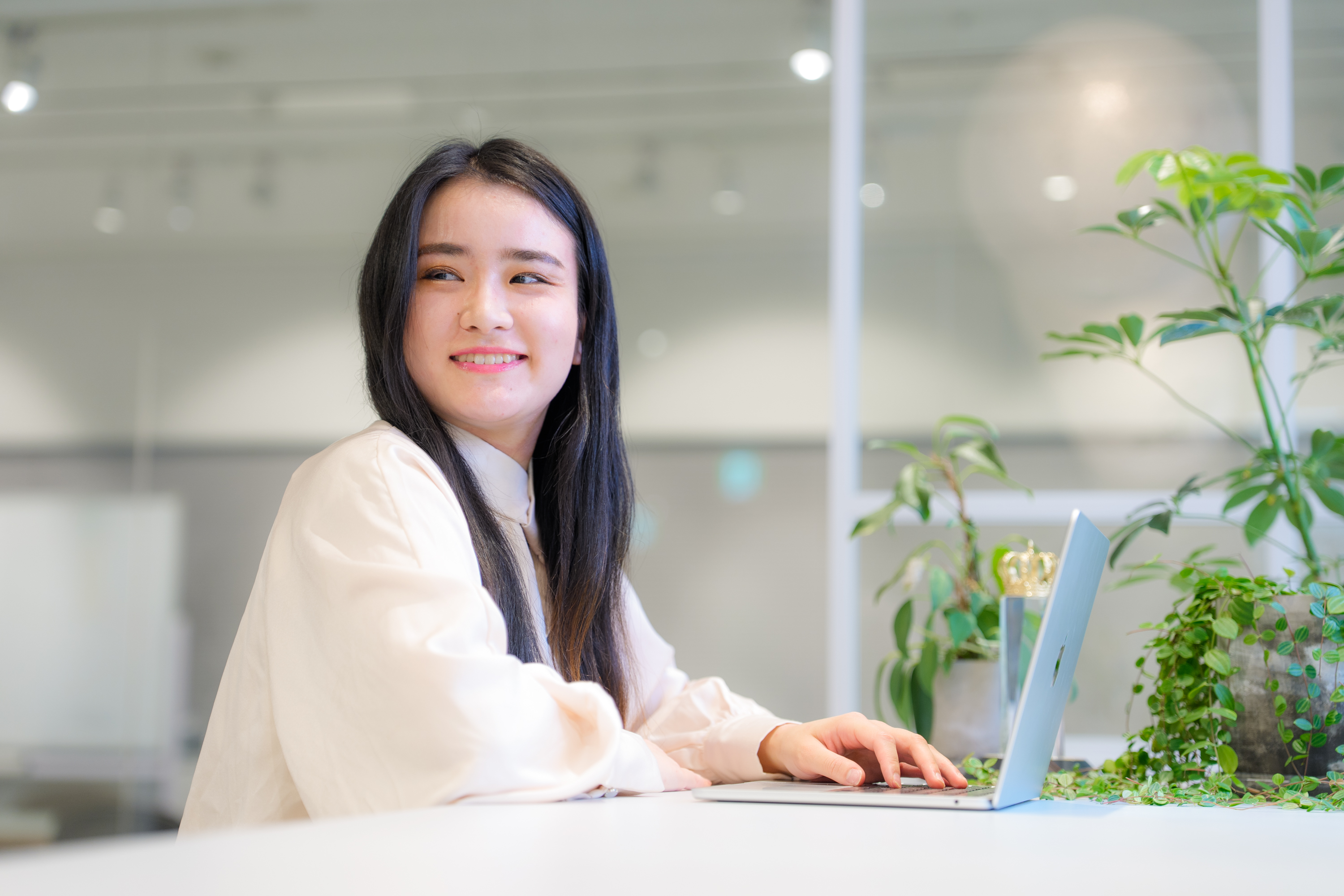 女性社員